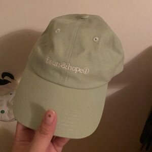 💜 H&M Light Green Cap